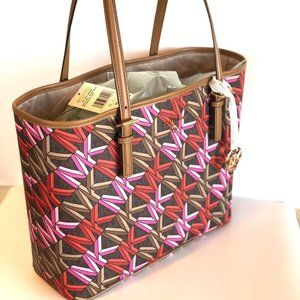 ITEM NOT FOR SALE CURRENTLY (Lost). Pls. Ignore Outstanding Offers